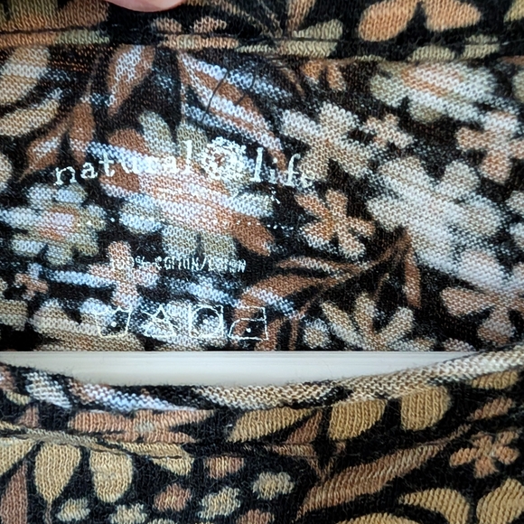 Natural Life Lily Cotton Long Sleeve Tee Shirt -Tan Daisies Floral - Picture 2 of 5